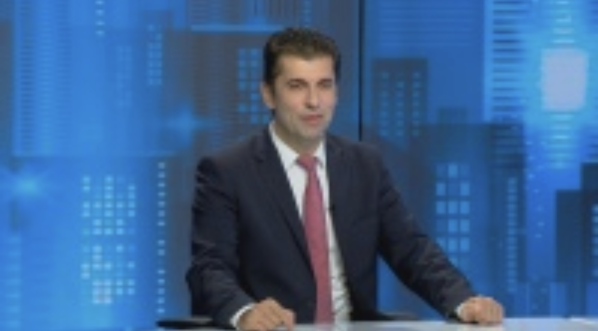 Премиерът Кирил Петков продължава да търси подкрепа от депутати за